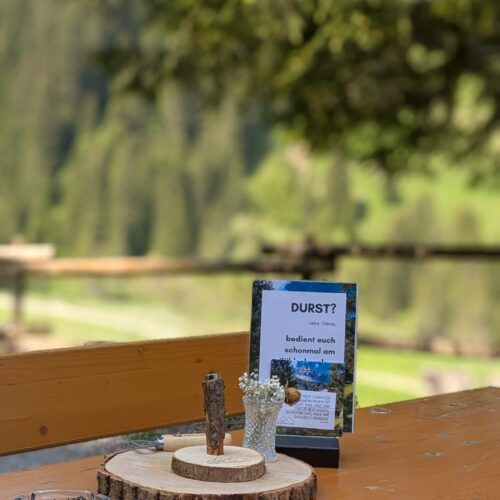 Alpengasthaus Rellstal Terrasse Tisch